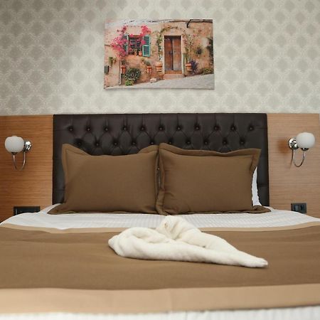 Otel Grand Lark Istanbul Ngoại thất bức ảnh